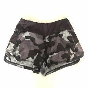 Athleta Camo shorts xxs